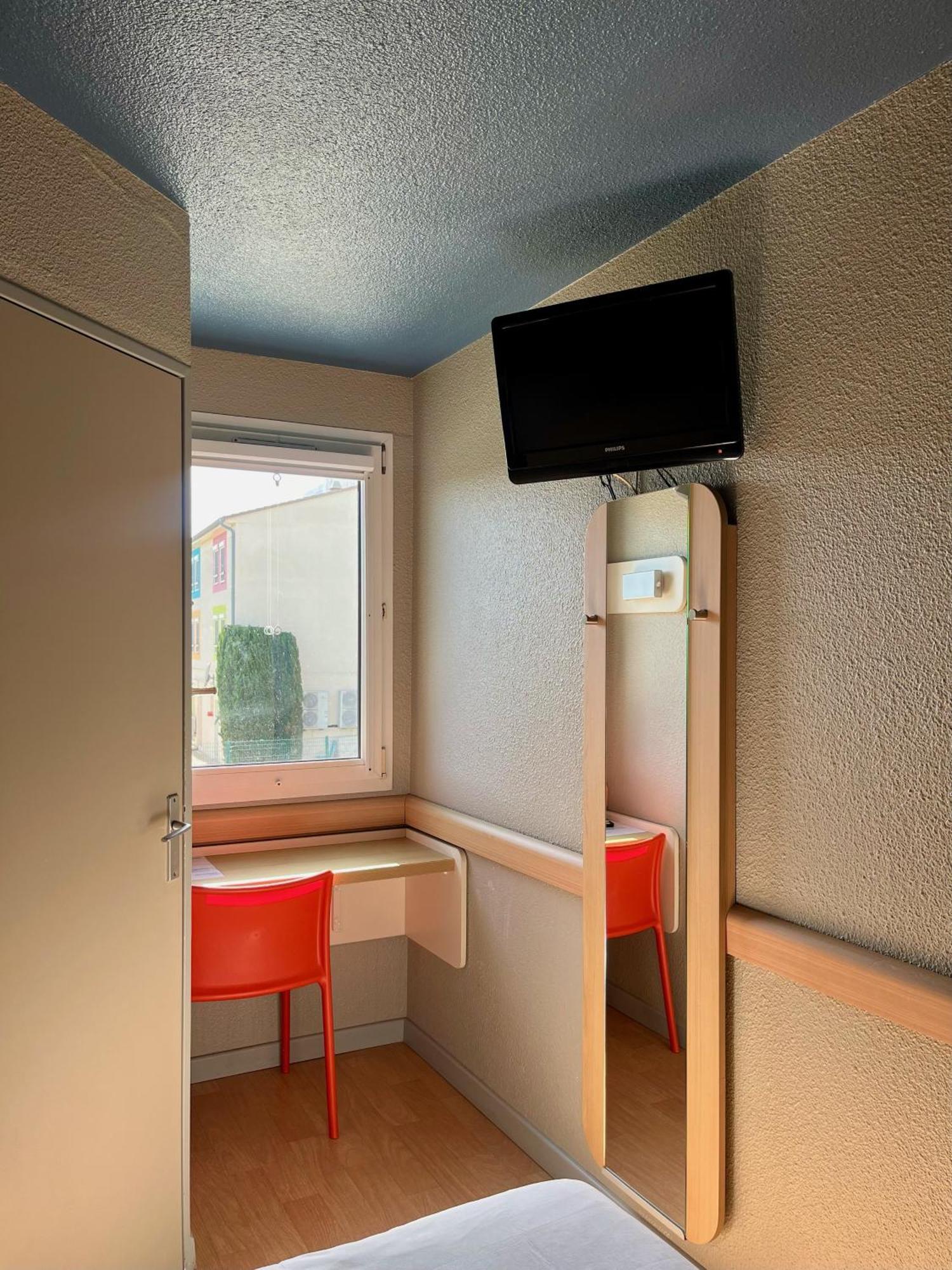 Ibis Budget Arles Sud Fourchon Exteriör bild
